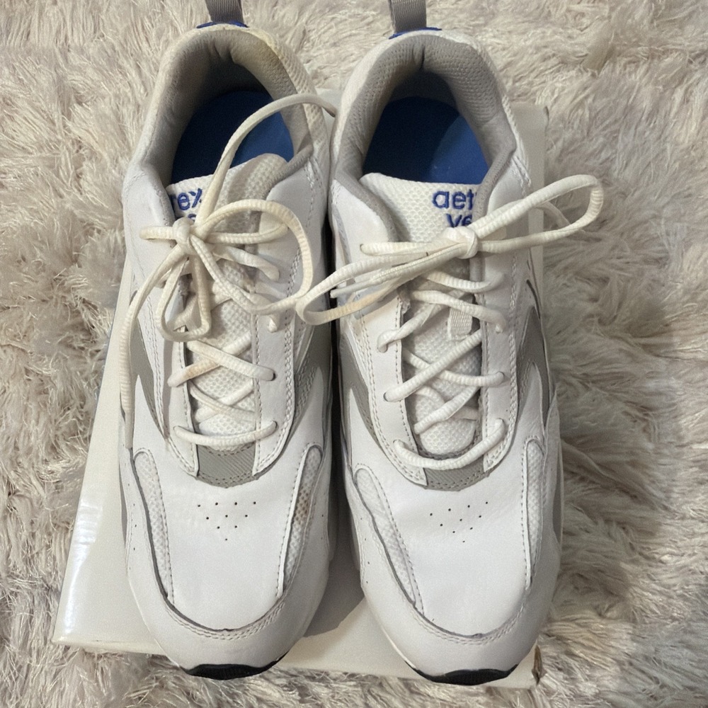Aetrex V656 Women's Size 10.5 White Orthotic Walking Arch Support Sneakers Shoes